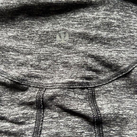 Lululemon Run: Your Heart Out Pullover Heathered Grey and Black Rulu Size 4 - Picture 10 of 11